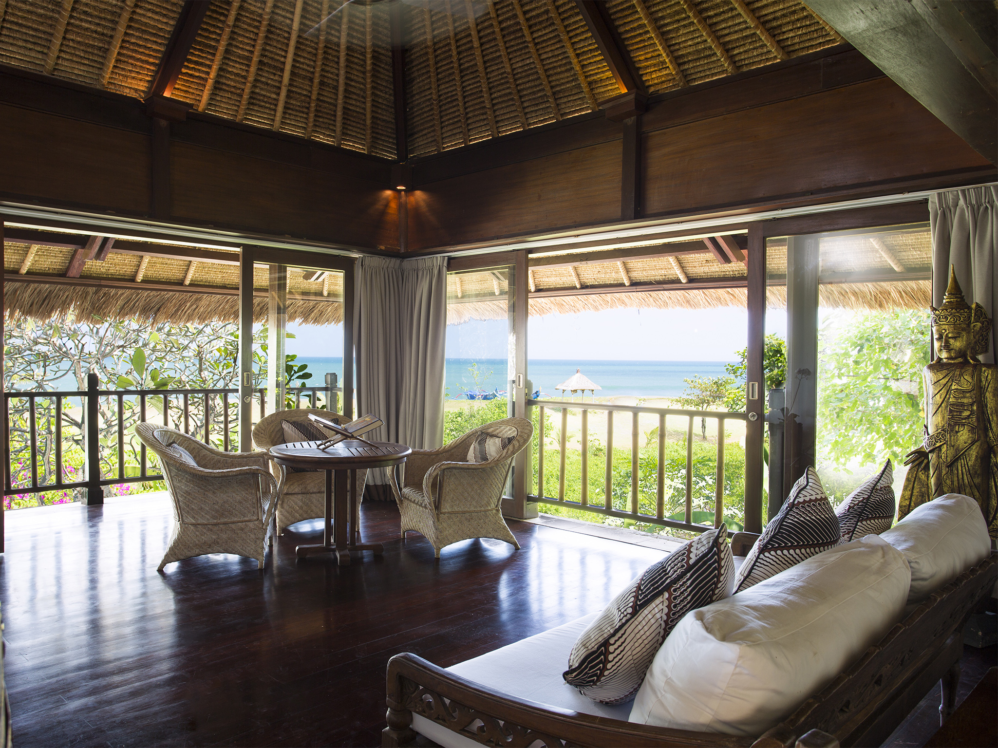 Villa Sungai Tinggi - Upstairs bedroom living space - Sungai Tinggi Beach Villa, Canggu, Bali